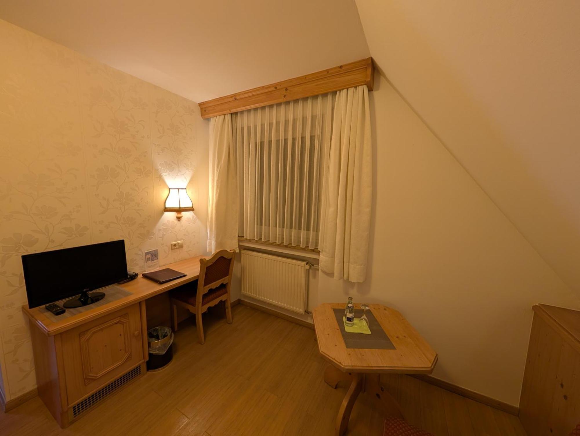 Hotel-Gasthof Zur Rose Weißenhorn Rom bilde