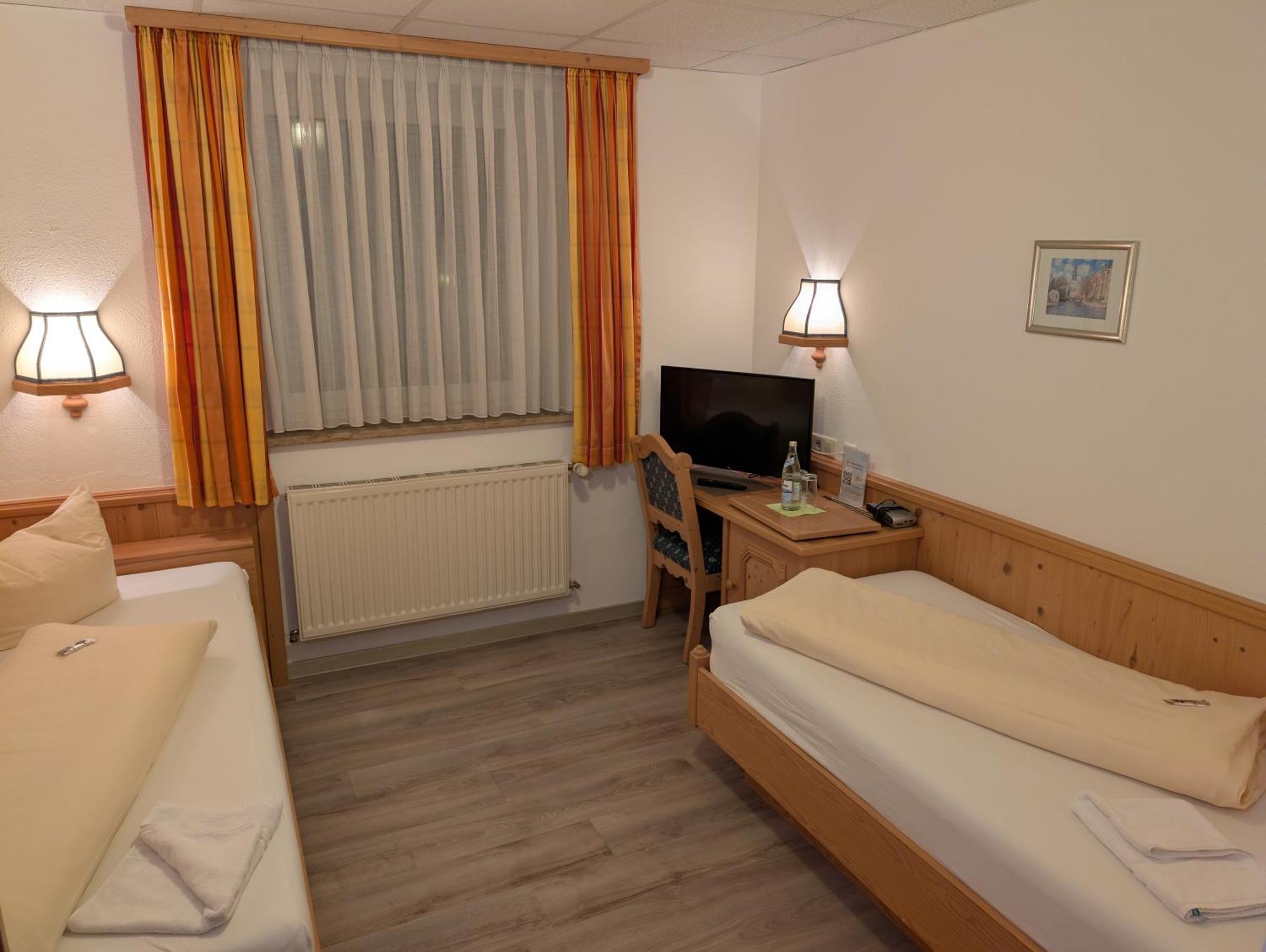 Hotel-Gasthof Zur Rose Weißenhorn Rom bilde