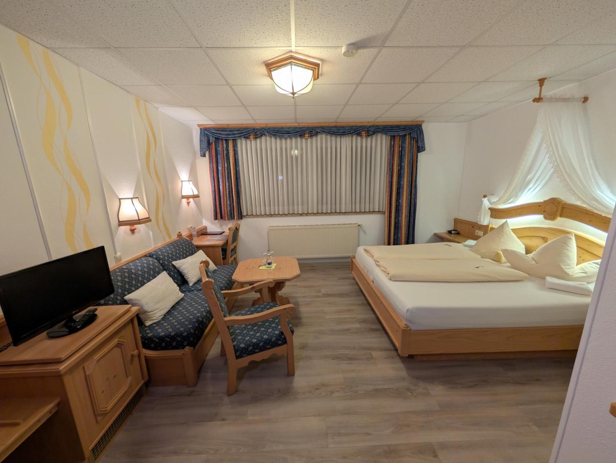 Hotel-Gasthof Zur Rose Weißenhorn Rom bilde