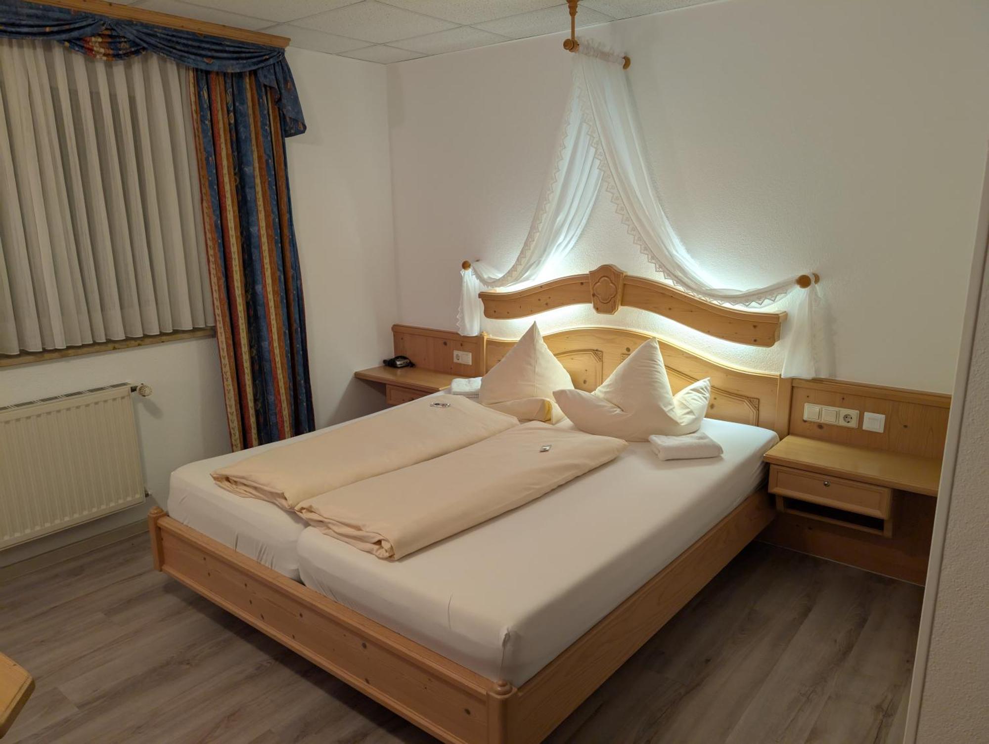 Hotel-Gasthof Zur Rose Weißenhorn Rom bilde